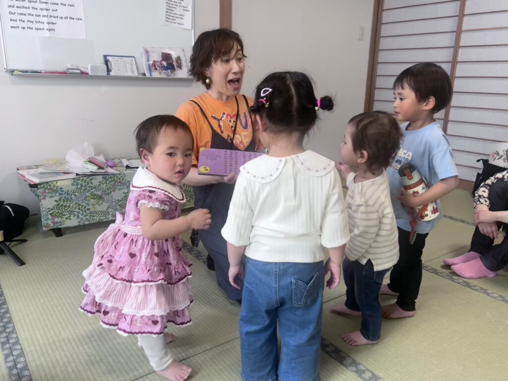 赤ちゃん0歳1歳2歳3歳むけ英語教室